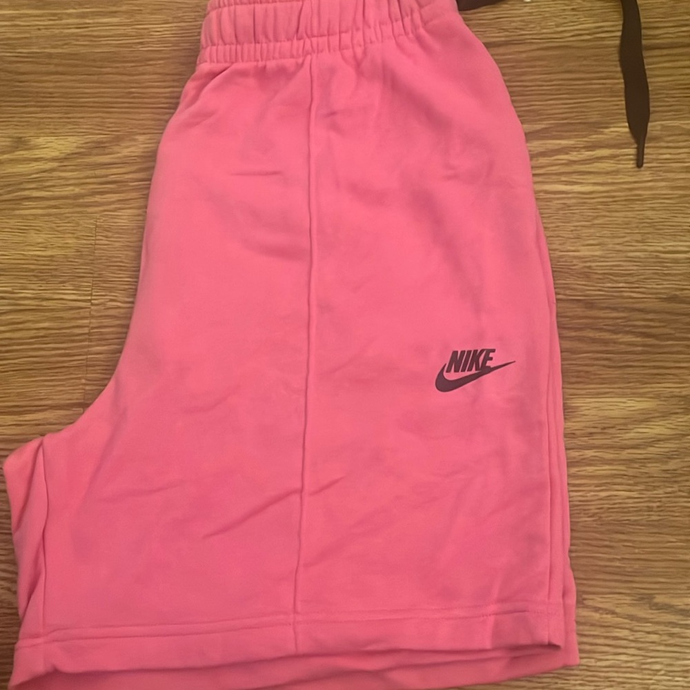 SALE ONLY TONIGHT NIKE Women's Essential High Rise Fleece Shorts New Tags
